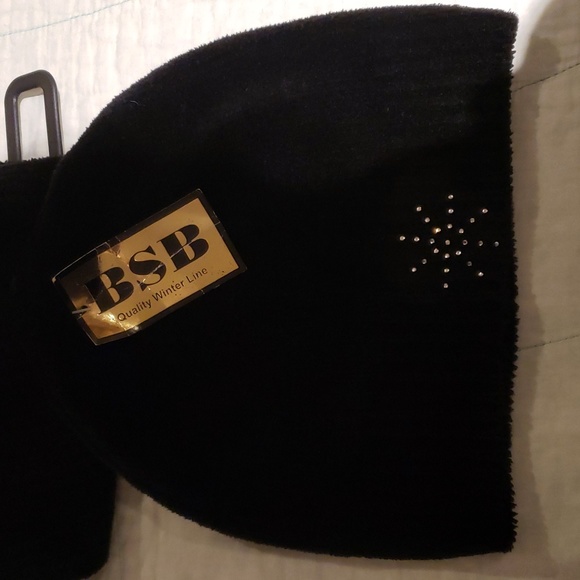 Black Hat, Scarf and Gloves Set - Picture 7 of 12